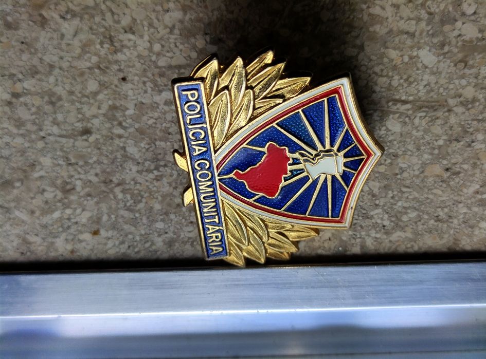 Broches metal originais