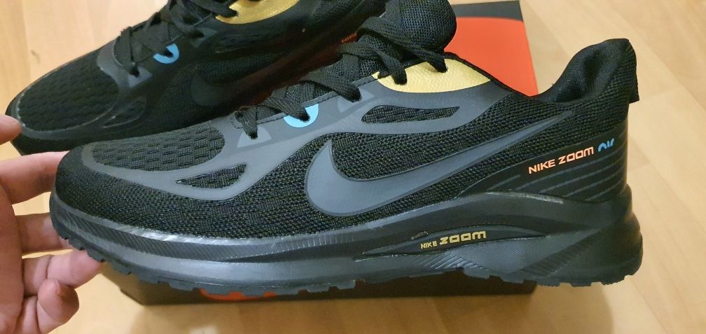 Распродажа!!Кроссовки фирмы Nike zoom, весна-лето