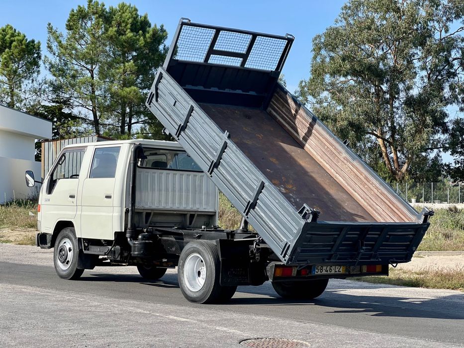 Toyota Dyna 280 Tribasculante | 6L | 4.101cc Turbo | Ligeira