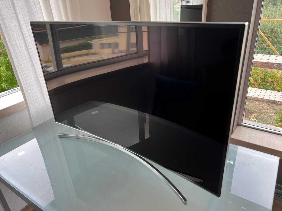 48" Full HD Curva Smart TV H8000 Série 8