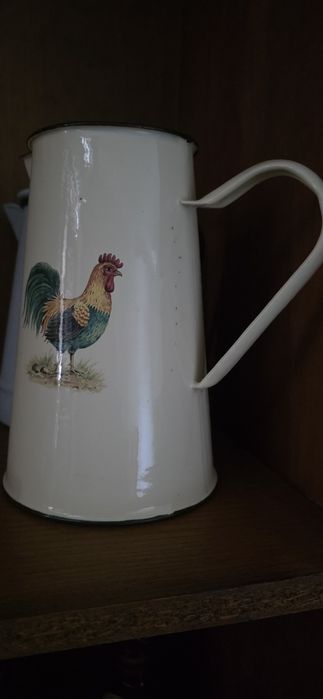 Jarro em esmalte pintado