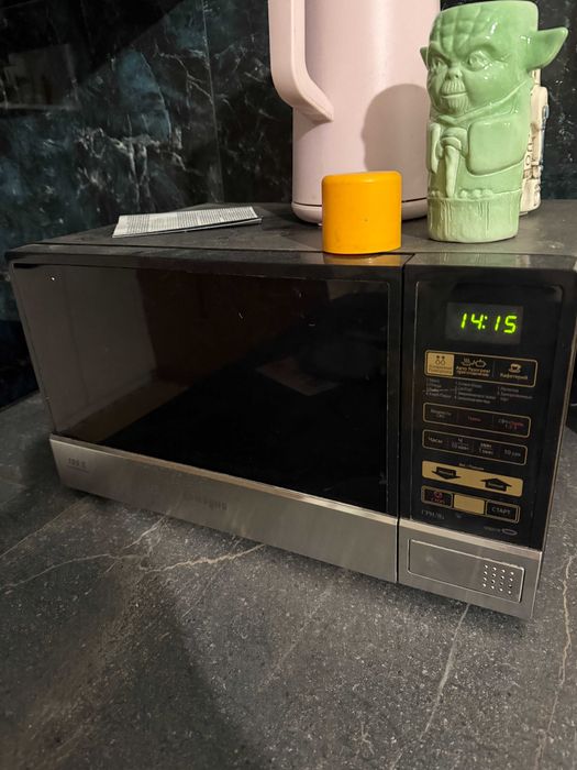 Kuchenka mikrofalowa Samsung ge83dtr-y