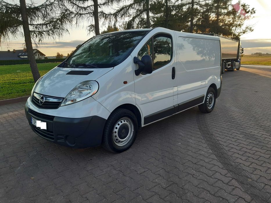 Opel Vivaro 2,0 CDTI 115 KM niski przeb. klima cały oryginał