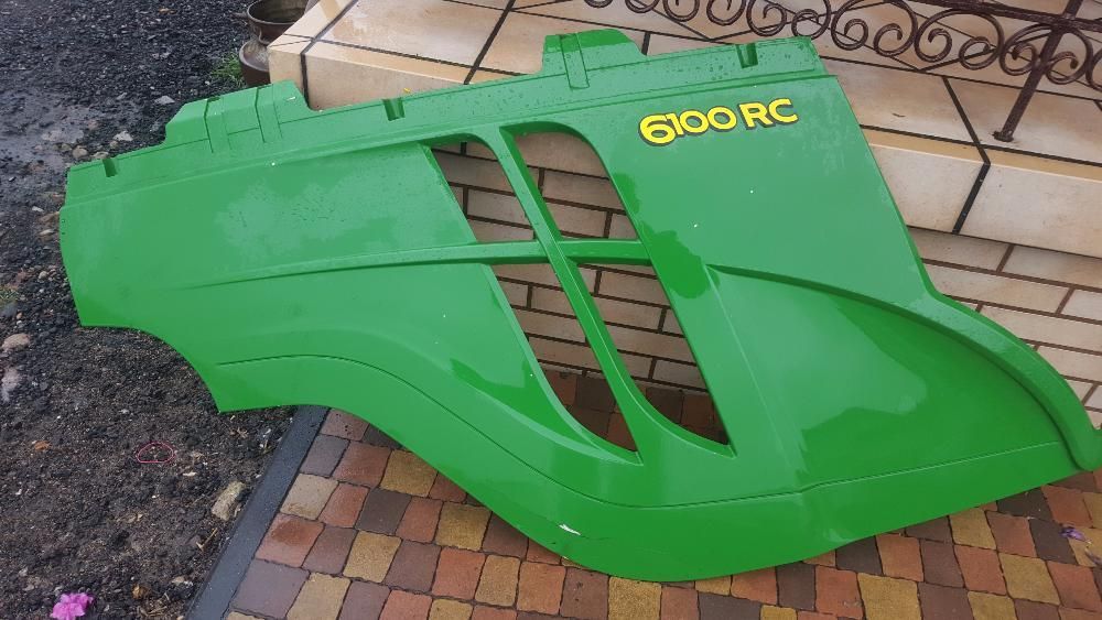 Pokrywy boczne John Deere 6100RC L212789 L212788 most 6320SE 6920