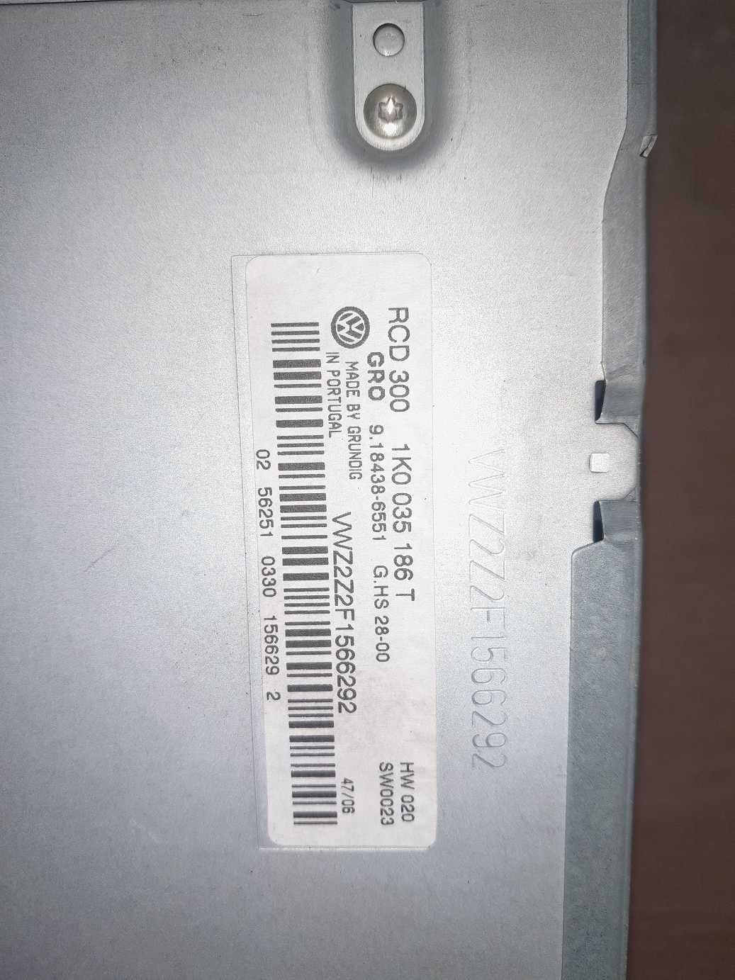 VW Passat B6 - radio fabryczne
