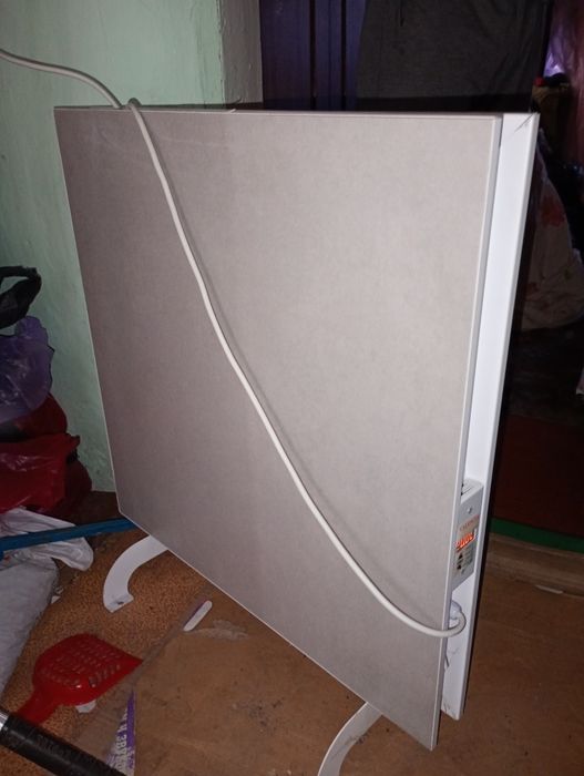 Продам електрообігрівач на ніжках