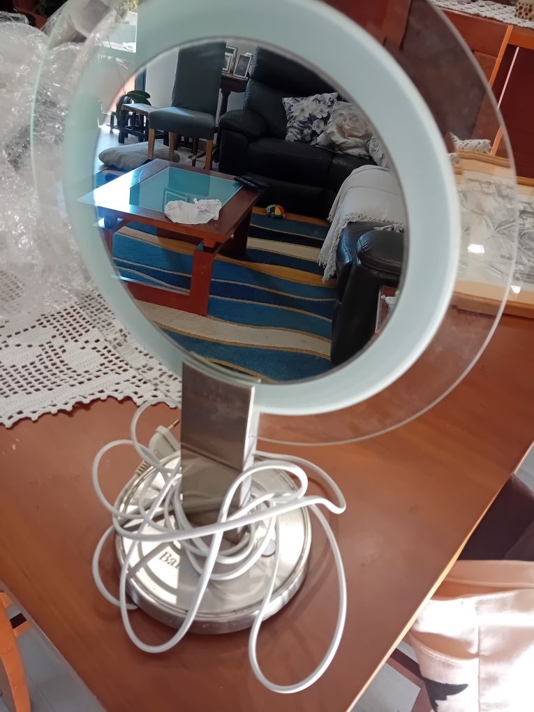Espelho eléctrico de maquilhagem