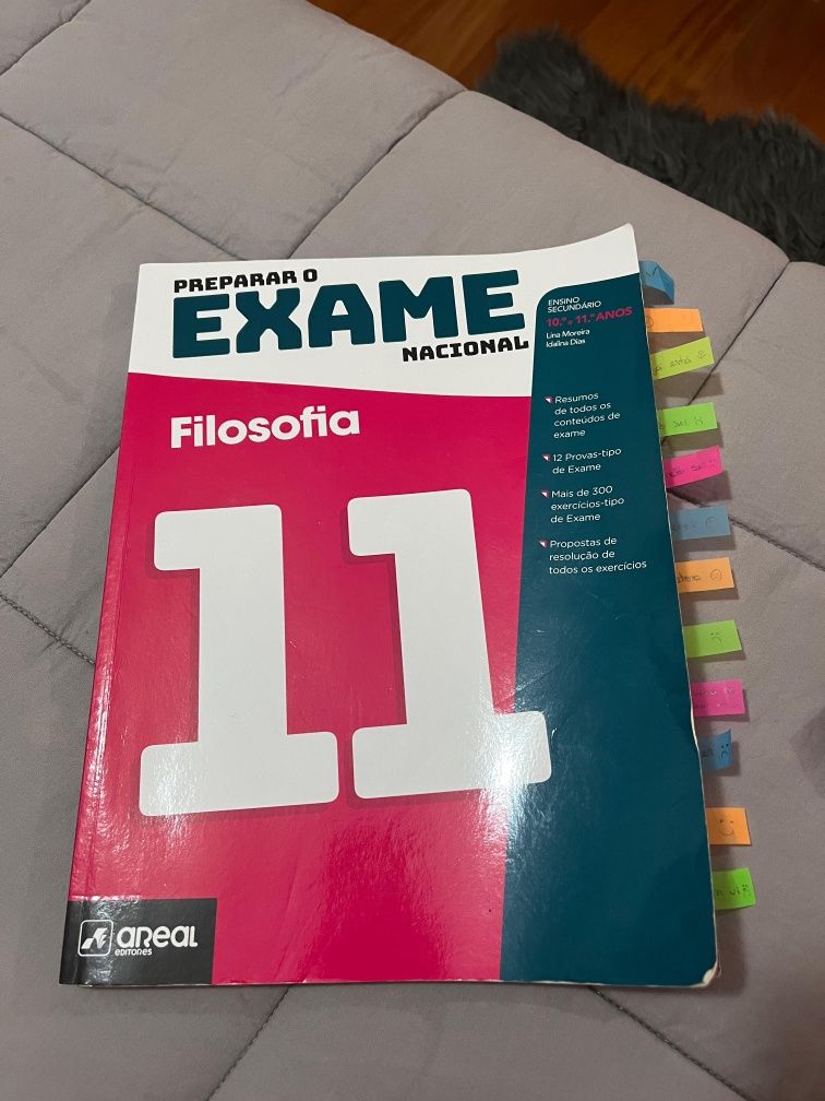 Livro de preparação para exame nacional de filosofia 11°ano