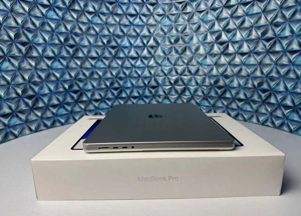 MacBook Pro 16 2021 M1 MAX 32/1Tb