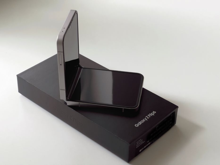 Samsung Z Flip 6 512 GB 12 RAM
