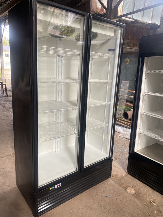 Холодильна вітрина Холодильний шкаф Барний холодильник Ларь морозилка