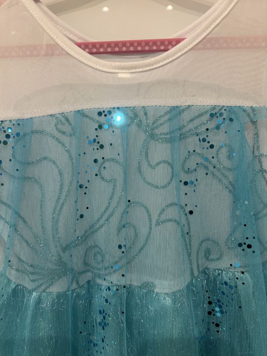 Bal przebierańców strój Elza Kraina Lodu choinka hallowen śnieżynka