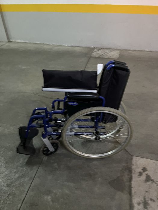 Cadeira de rodas invacare, em otimo estado