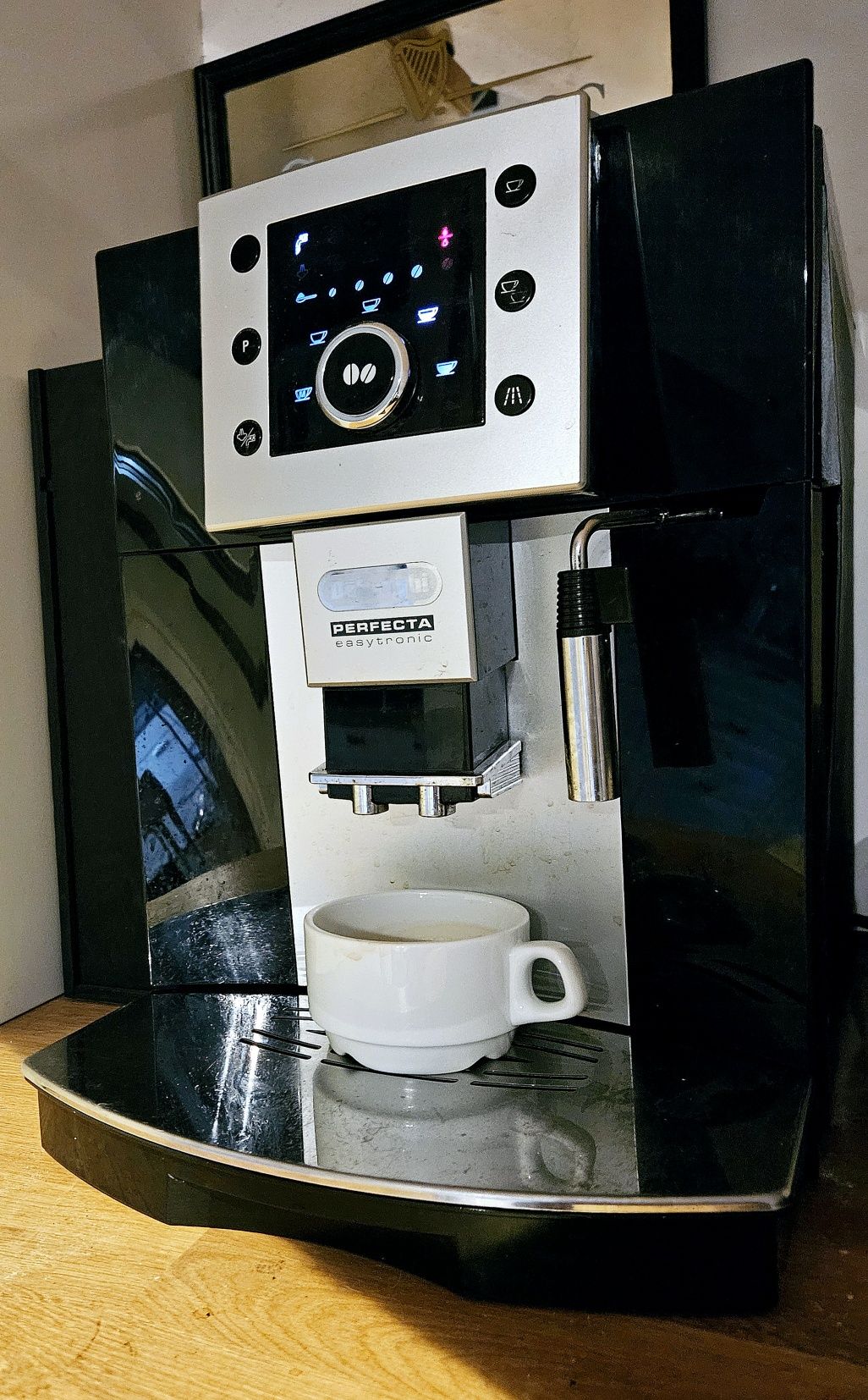 Ekspres do kawy Delonghi Perfecta Easytronic