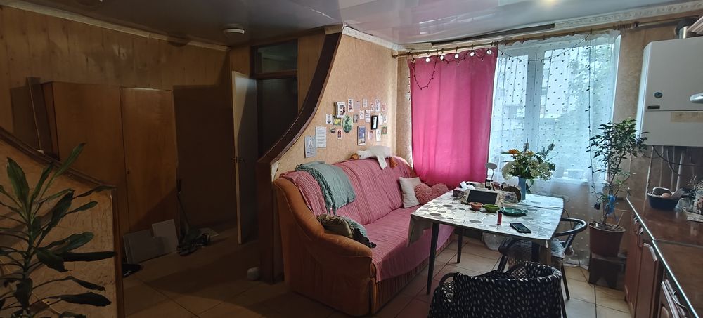 Продам частину будинку Центр