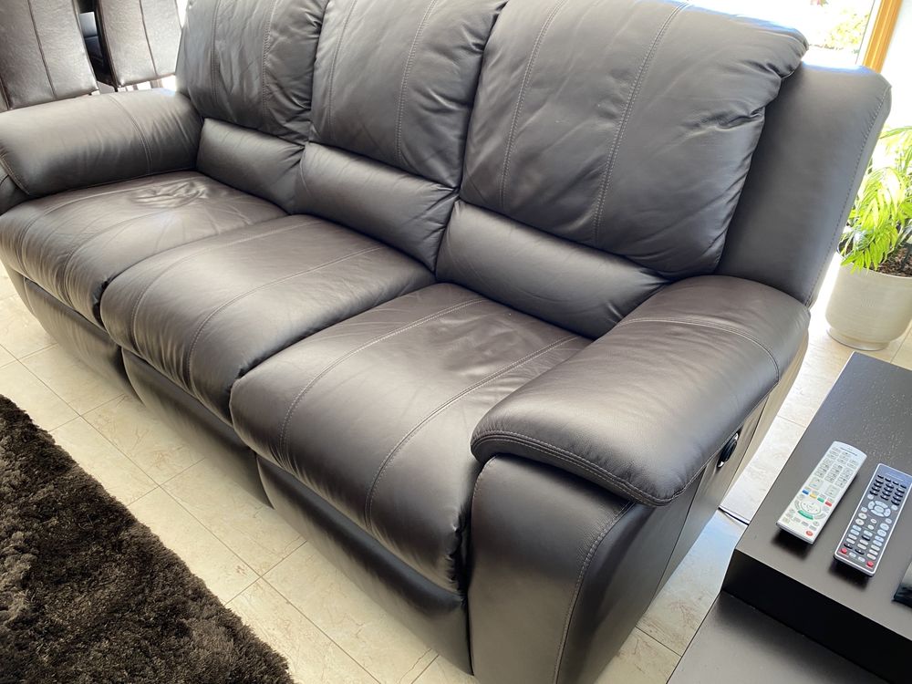 Sofa Chateux D’Ax pele genuina 3 lugares