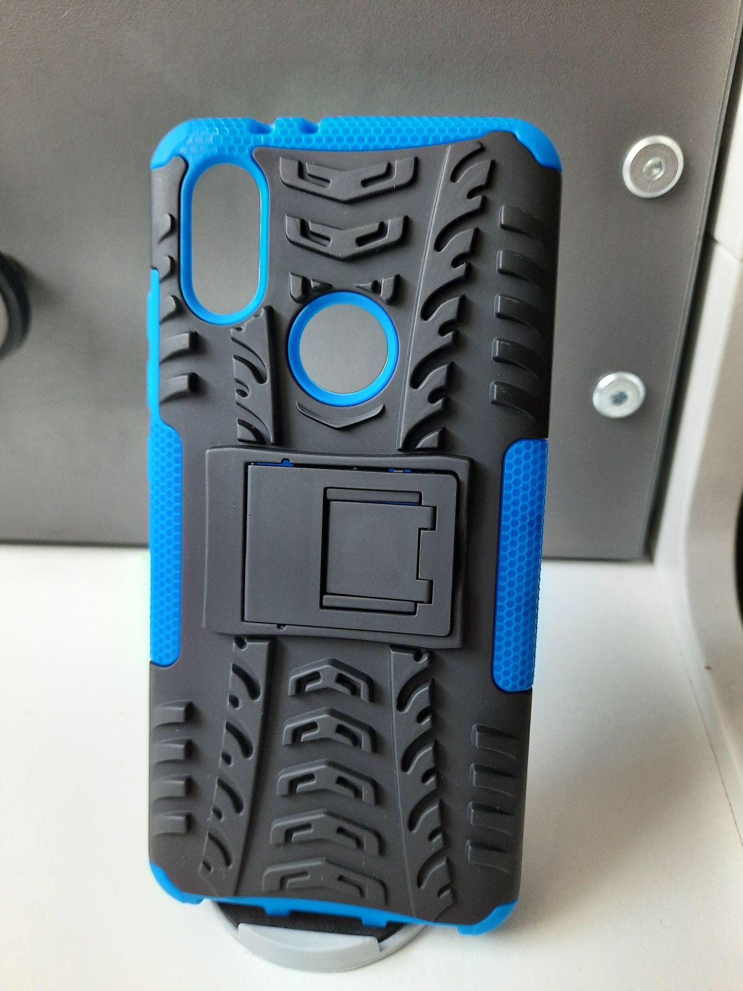 Etui na Xiaomi Mi A2/ 6x z podpórką pancerne nowy