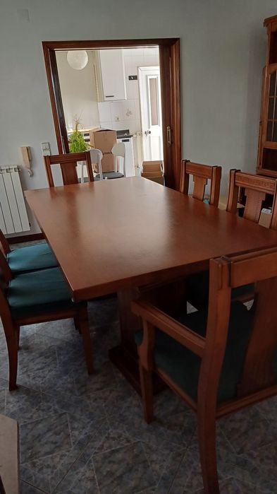 Mesa sala jantar,cadeiras e movel tv