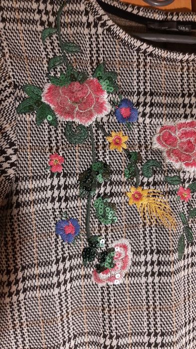 Платье стрейчевое Zara  с вышивкой от 11-15 лет