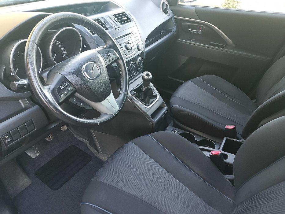 Sprzedam mazdę 5 1.8 benzyna zadbana