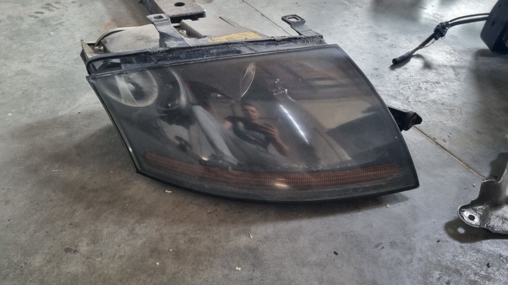 Reflektor Xenon prawy lewy audi tt 8n