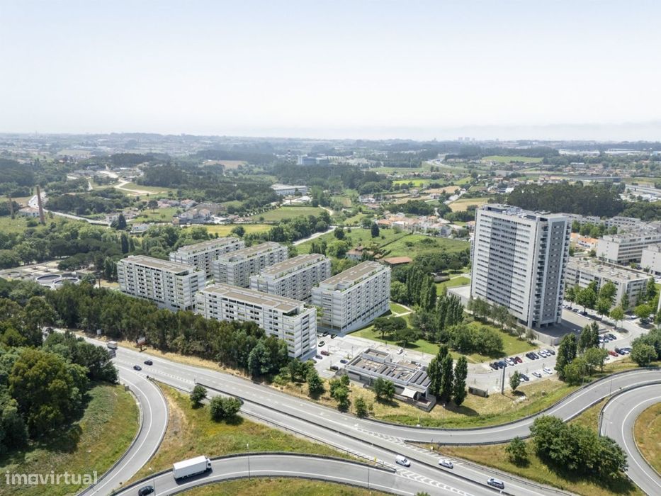T2 Novo c/ Varanda e Lugar de Garagem na Maia
