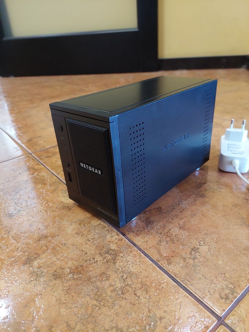 Сетевое хранилище Netgear ReadyNAS DUO v2