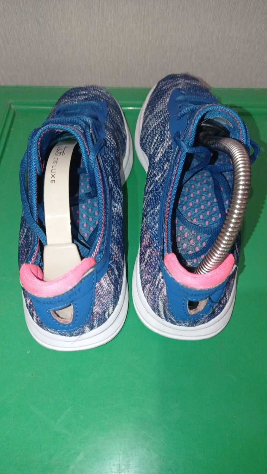 Кросівки фірми Skechers 39 розміру