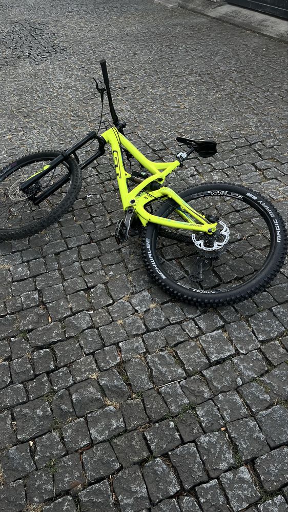 Bicicleta Enduro GT Sanction 27.5”