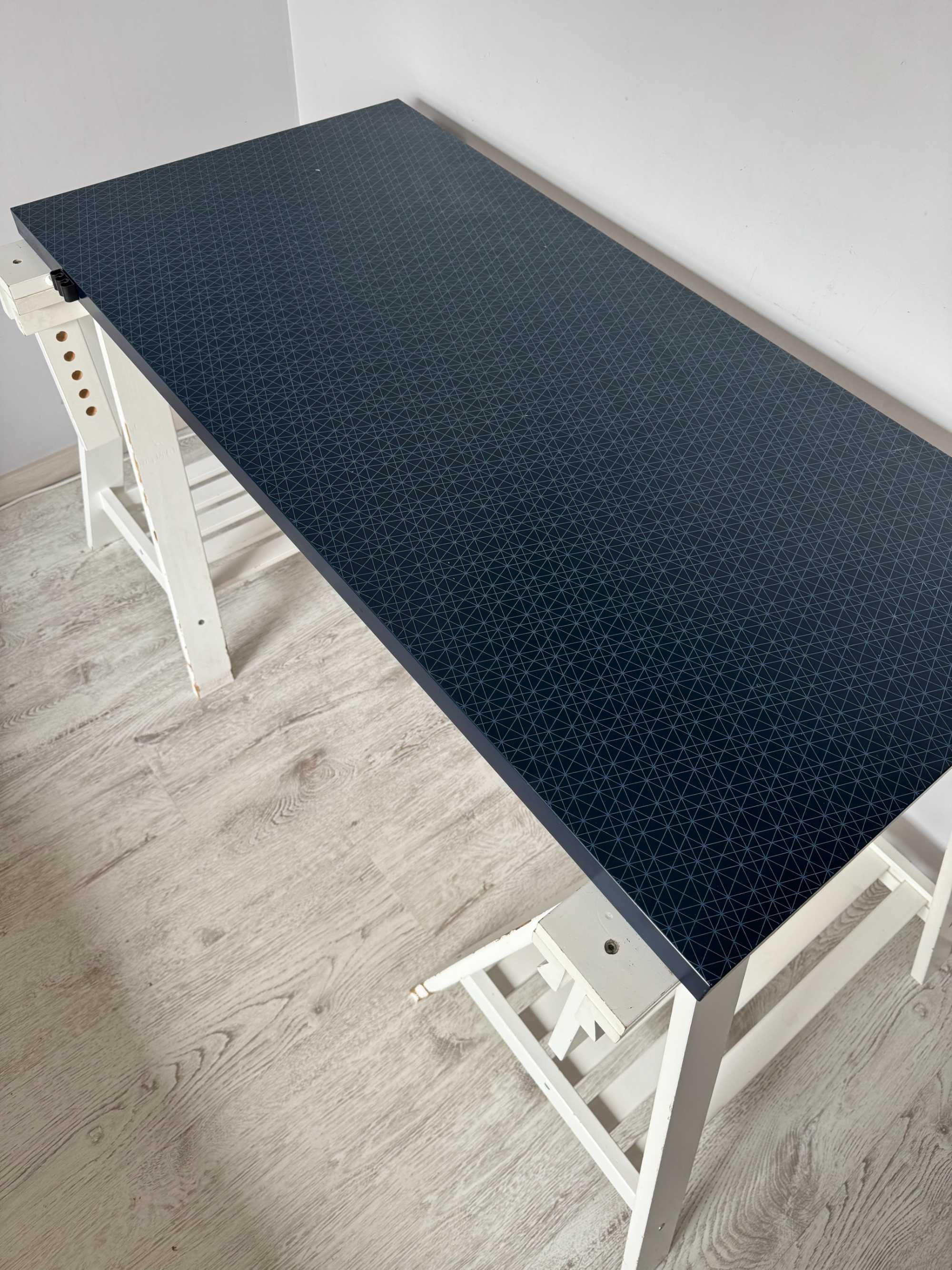 Blat biurka z półką na kable IKEA