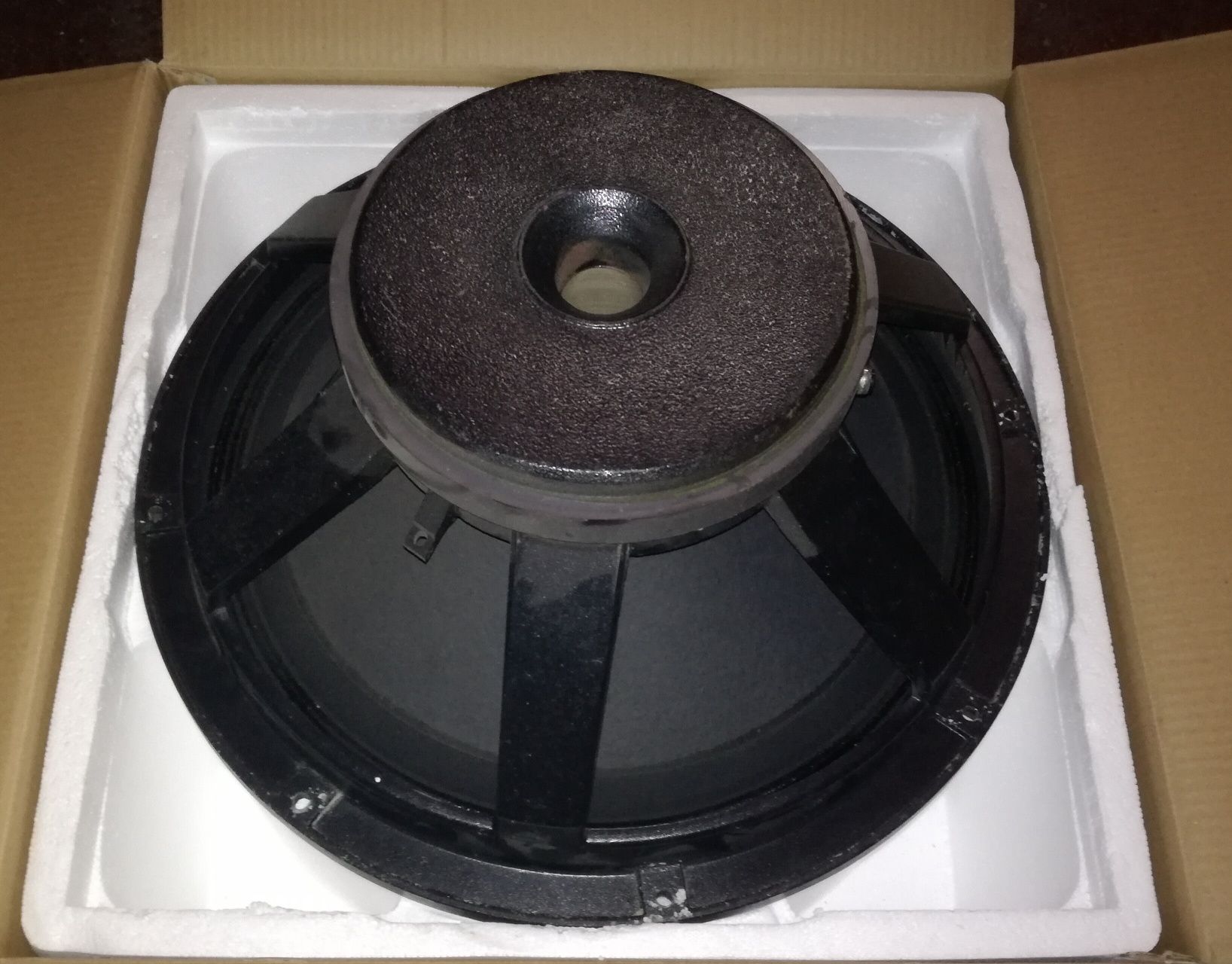 Lote de 10 Altifalantes 18" 4Ohm