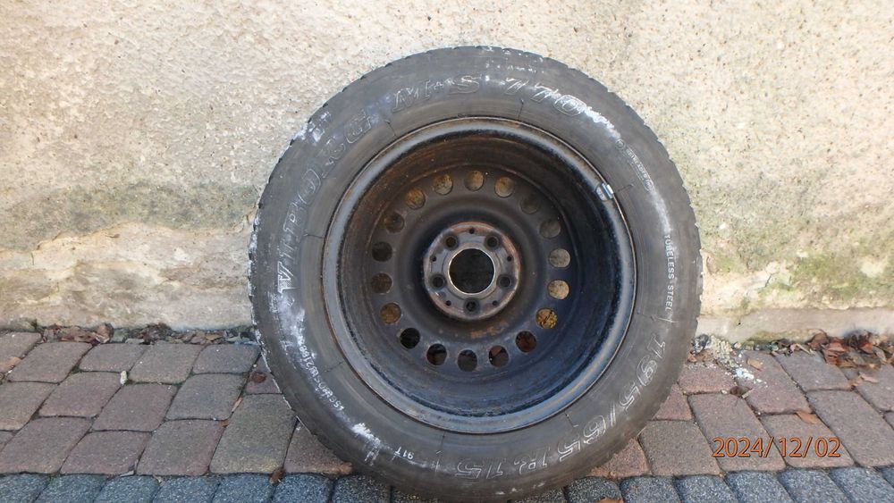 Koła stalowe Mercedes 15 " + oryginalne kołpaki.