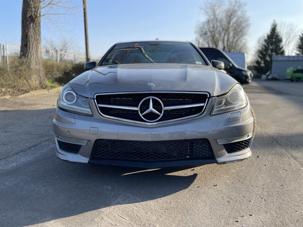 Mercedes C63 AMG C klasa nowy dolot sportowa wersja