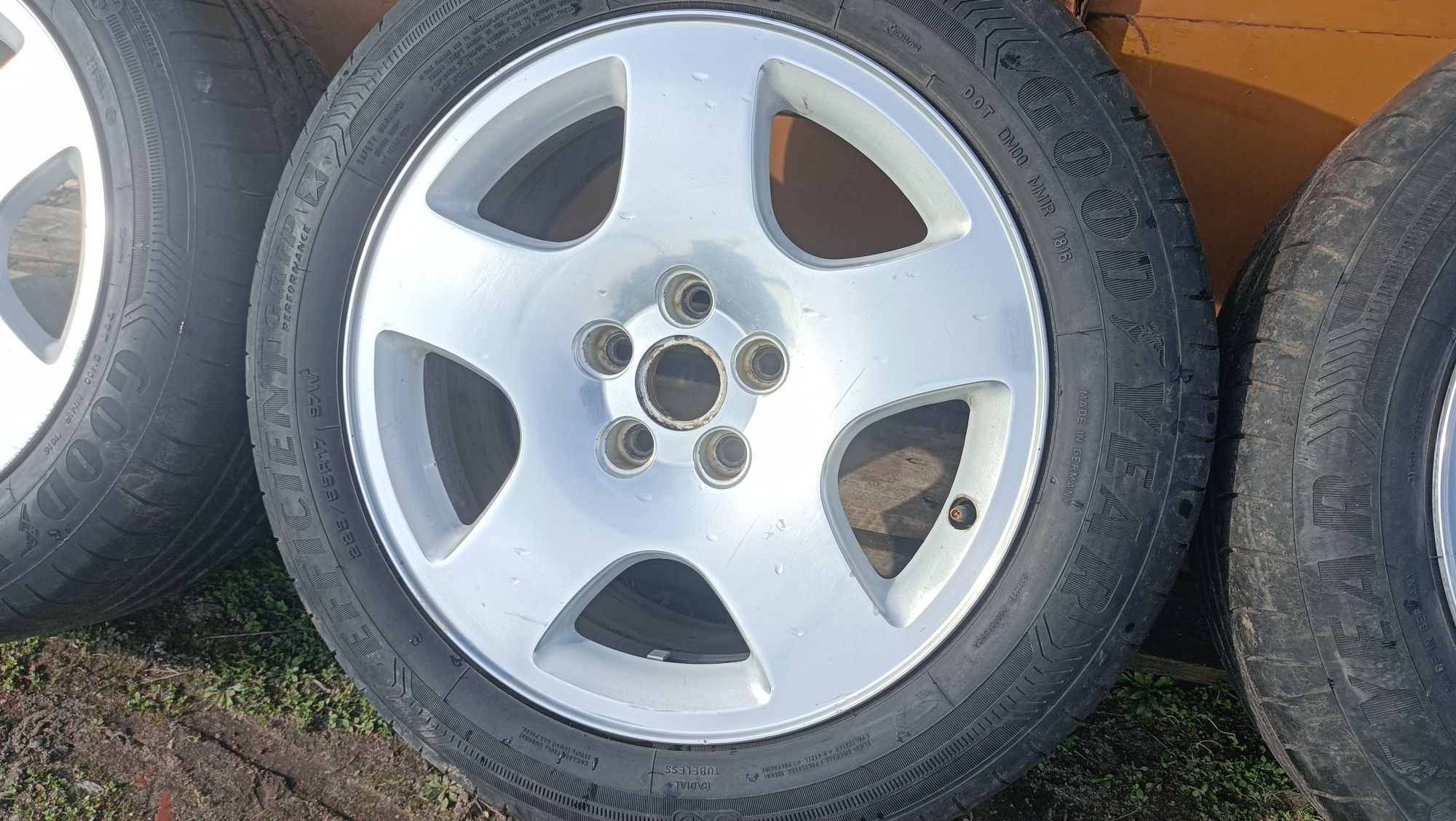 Koła alufelgi 5x112 17 AUDI A8 S8 D2 Oryginał 225/55/17 Lato felgi