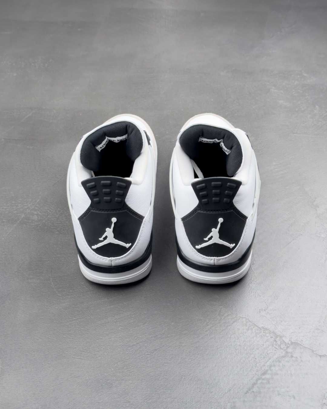Кросівки Air Jordan 4 Retro 'Military Black'