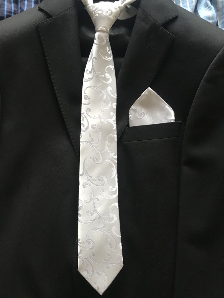 Krawat ślubny i chusteczka