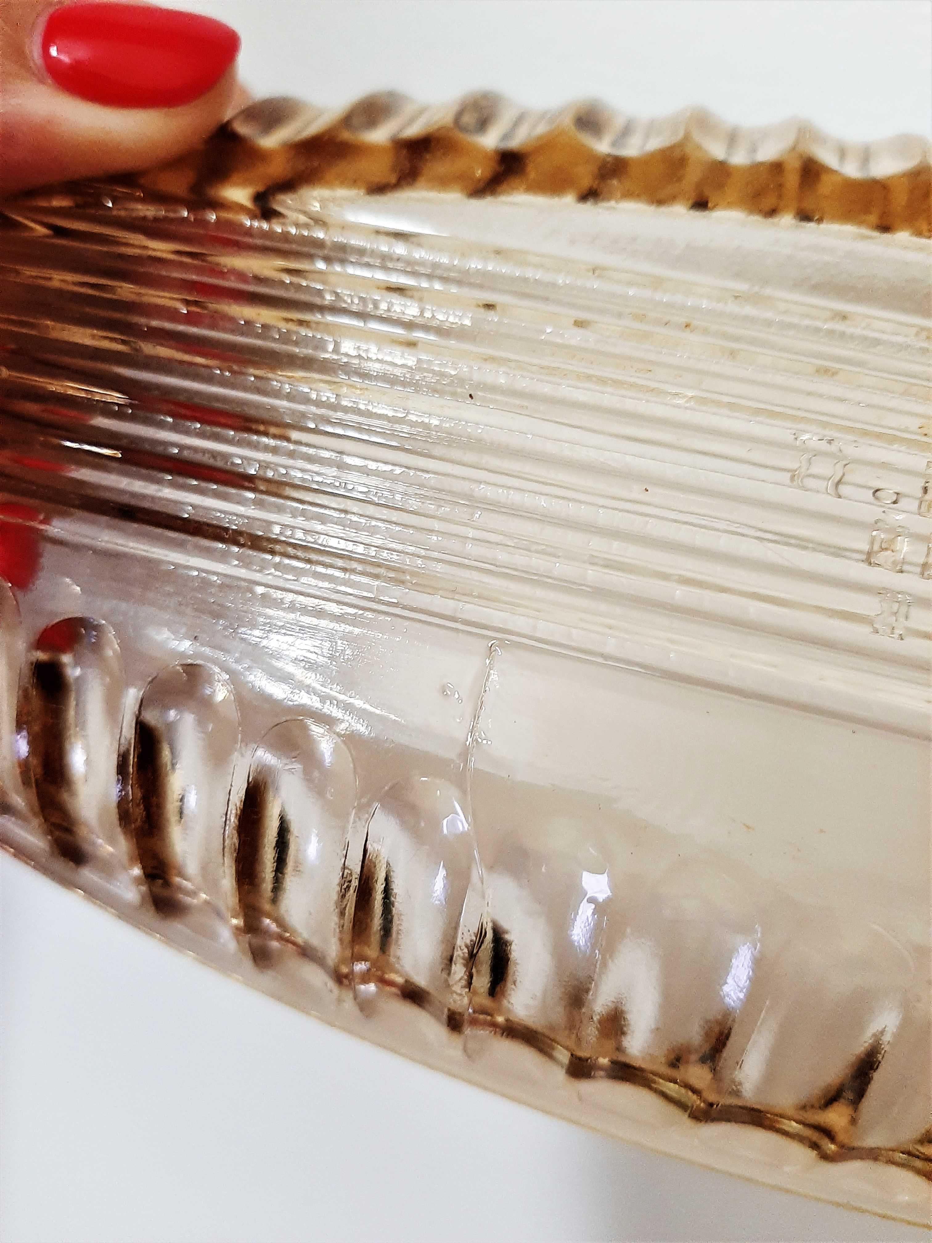 Красивая тарелка селёдочница удлинённая бежевая цветное стекло ладья