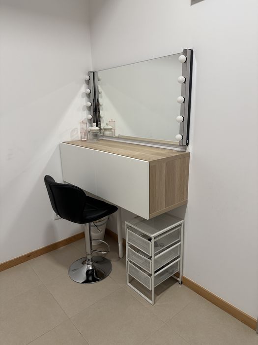 Conjunto Espelho, Móveis e Cadeira