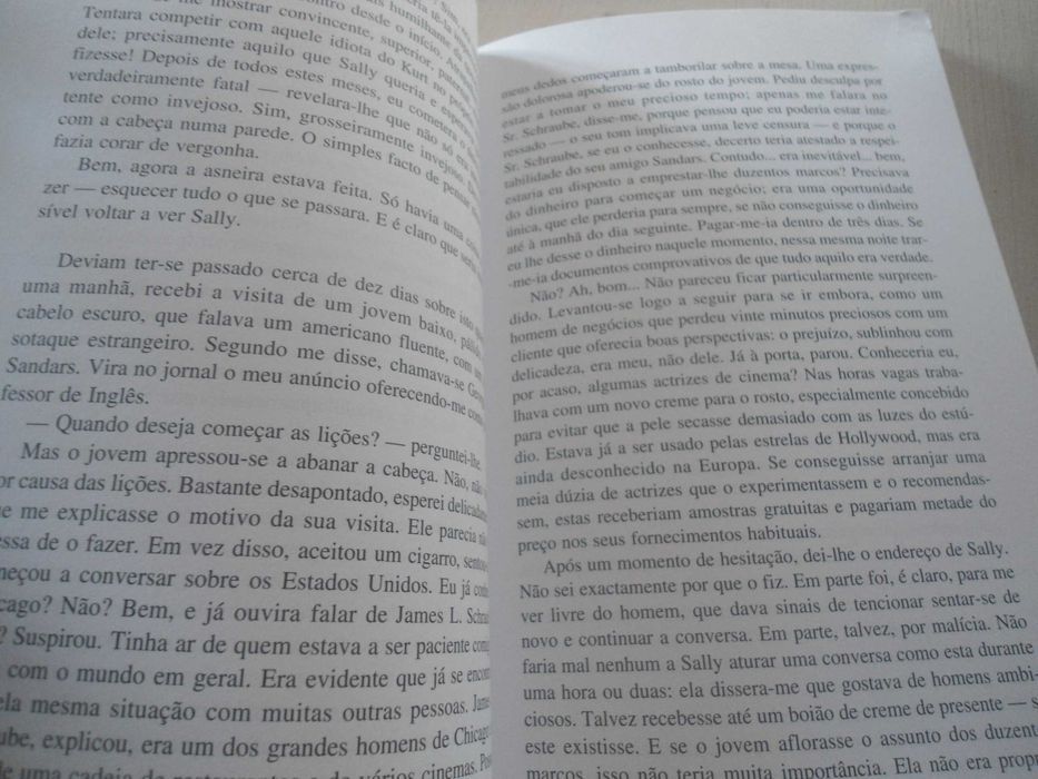 Cabaré Adeus Berlim por Christopher Iserwood