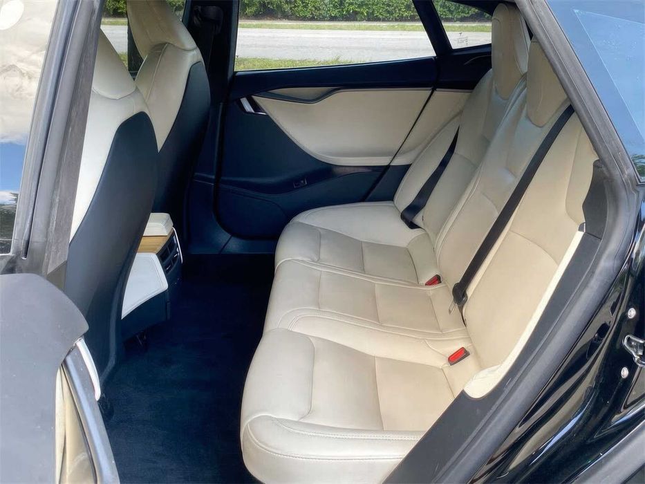 Tesla Model S Long Range Plus      2020