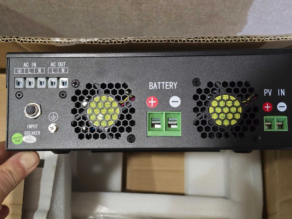 Инвертор гибридный HMS 3-K 24v 2400вт