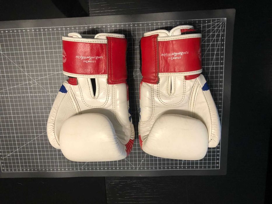 Luvas de Kickboxing e Muay Thai Fairtex