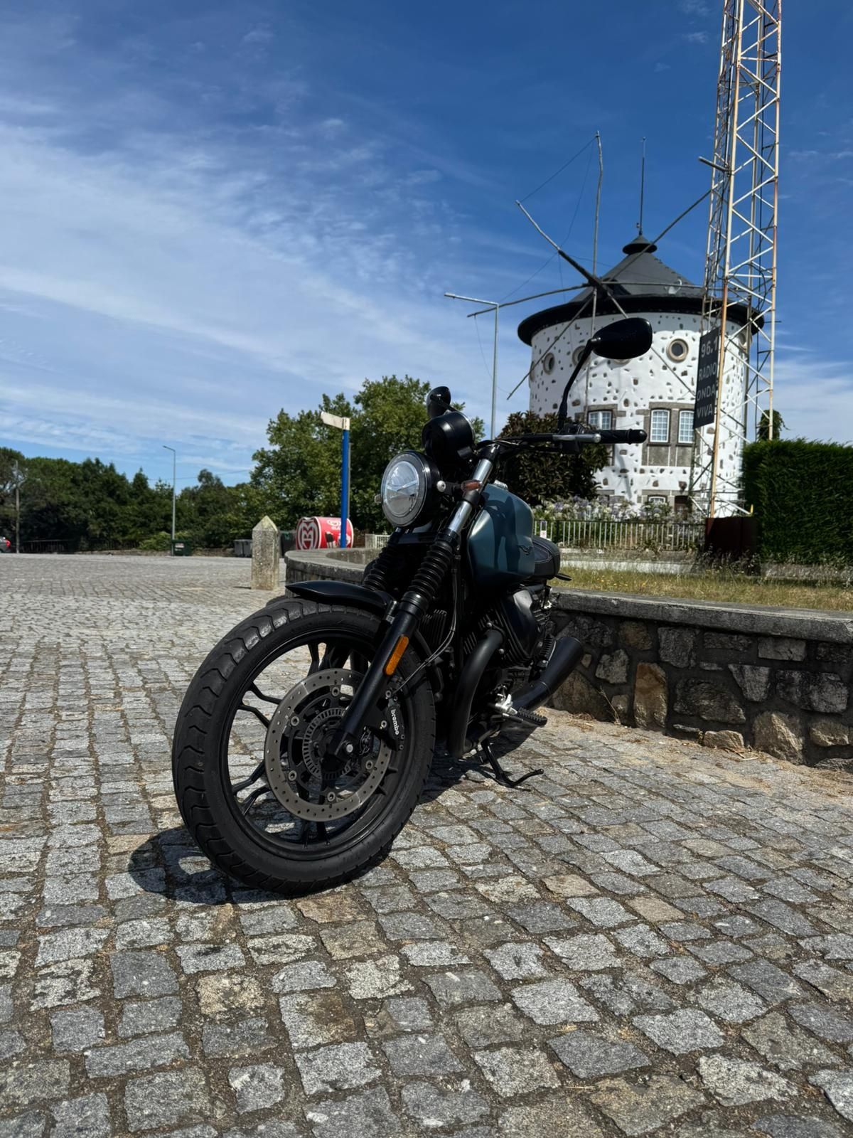 Moto Guzzi V7 III Stones I 2021