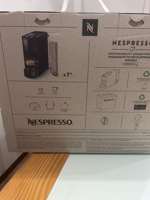 Maquina de café Nespresso nova com garantia