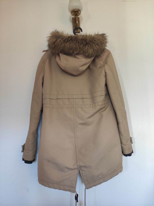 Casaco de inverno / parca com capuz