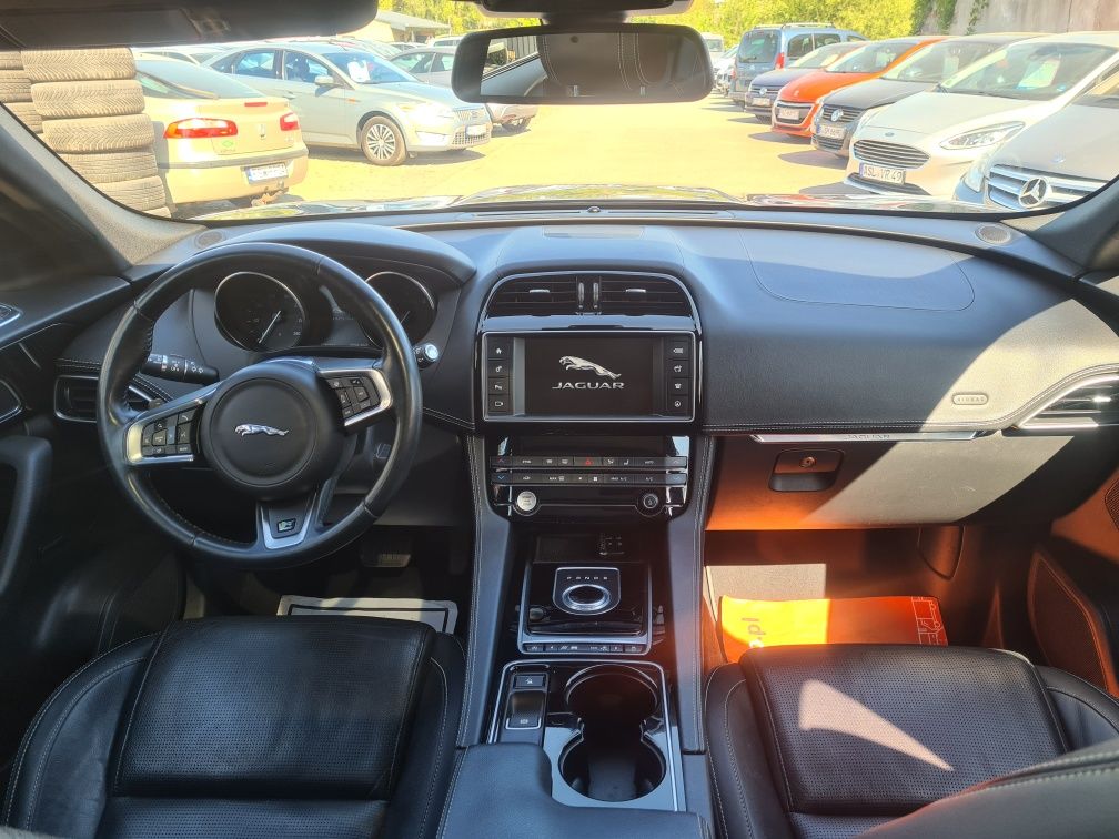 Jaguar F-Pace / R Sport / Full Opcja / Zarejestrowany / 2,0 diesel /