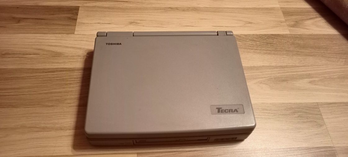 Vintage Toshiba Tecra 730XCDT