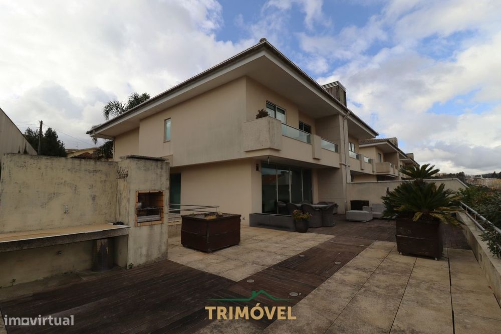 Moradia Geminada  T3 em São João da Madeira