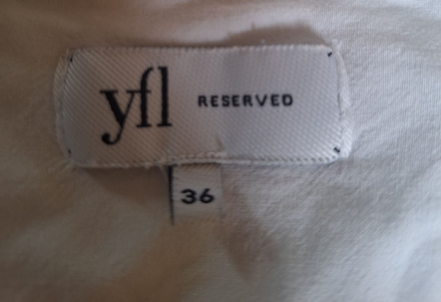 Elegancka biała koszula damska długi rękaw marka Reserved S 36