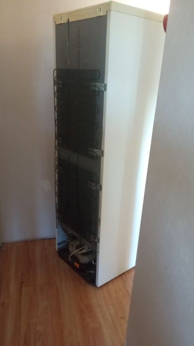 Продам холодильник Snaige RF 360